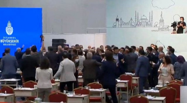 AK Partili Tevfik Göksu'nun sözleri İBB Meclisi'nde tekmeli yumruklu kavgaya neden oldu