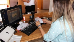 Ehliyet bilgileri çipli kimlik kartlarına yüklenmeye başlandı