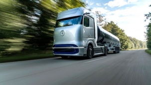 Ne elektrik ne de dizel! Alman devi Mercedes Benz'in tek depoda 1000 kilometre giden aracı tanıtıldı