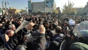 Azerbaycan'ın işgal edilmiş toprakları olan Dağlık Karabağ'ı geri alma harekatı karşısında Ermenistan'ın yanında yer alan ve yardım gönderen İran, ülkede yaşayan 25 milyon Türk'ü ayaklandırdı.