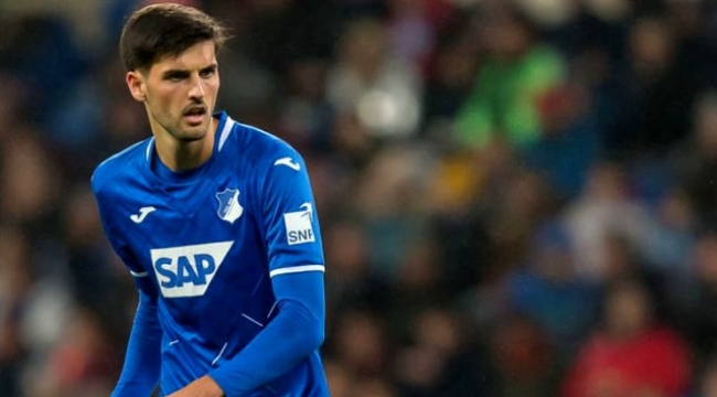 Eşinin doğum yaptığını öğrenen Hoffenheim'lı Grillitsch, maçı bırakıp hastaneye gitti