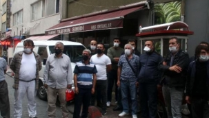 İBB, Taksim'deki simitçilerin faaliyetlerini durdurmasının ardından tezgahlarını da kaldırdı