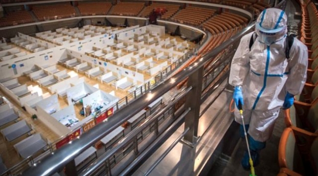 Koronayla ilgili tüm bildiklerinizi unutun! Virüs dokunduğumuz yüzeylerden bulaşmıyor