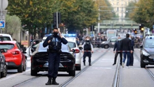 Provokatörler rahat durmuyor! Fransa'da "Allah'u Ekber" diyerek polise saldıran kişi aşırı sağcı çıktı