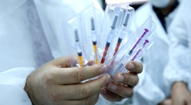 Sağlık Bakanı Koca'nın müjdesini verdiği yerli koronavirüs aşısının üretim safhaları görüntülendi