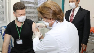 Sağlık Bakanı Fahrettin Koca'da yerli aşı müjdesi: 44 gönüllüye uygulandı, ciddi bir yan etki görülmedi