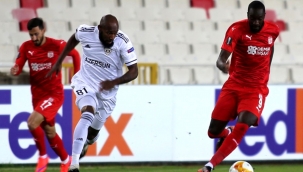 Sivasspor, evinde Karabağ'ı 2-0 mağlup etti