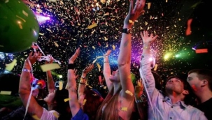 Artan vakalara rağmen otellerin yılbaşı programları tepki çekti! Canlı müzik bile var