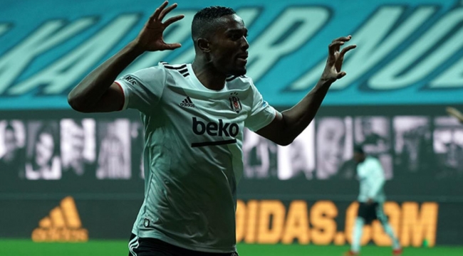 Beşiktaşlı Mensah'tan şampiyonluk paylaşımı: Sonunda deniz kenarında Türk çayı içeceğiz