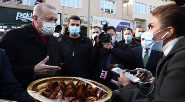 Cumhurbaşkanı Erdoğan gazetecilere pestil ve köme ikram etti: Bunu yiyene korona gelmez