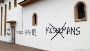 Fransa, BM'nin uyarısına rağmen İslam'ı ve Müslümanları hedef alan yasa tasarısını onayladı