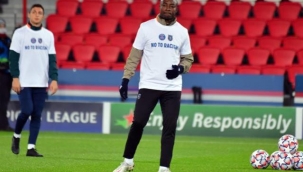 PSG Başkanı Nasır el-Halifi, ırkçı ifadelere maruz kalan Webo'ya özel forma yaptırdı