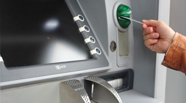 Sosyal medyayı karıştıran iddia: ATM'ler 65 yaş üstünün kredi kartlarını yutmaya mı başladı?