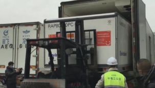 Türkiye'nin Çin'den sipariş ettiği CoronaVac aşılarının tırlara yüklenme anı ilk kez görüntülendi