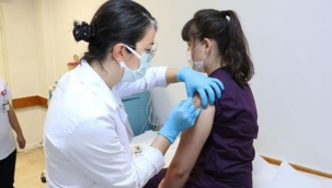 Koronavirüs aşısıyla ilgili gündem yaratacak iddia: Yaptırmayanlara kamu yasağı geliyor