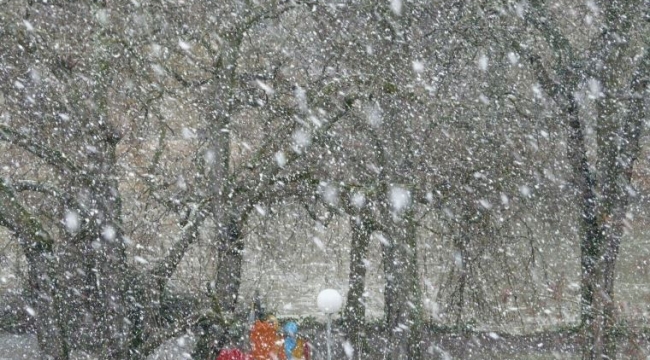Meteorolojiden yeni uyarı: Yoğun kar yağışı ve fırtınaya dikkat!