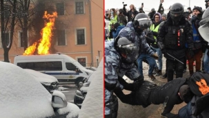 Rusya'da Navalny protestolarında gerilim tırmanıyor! Polis arabasını ateşe verdiler