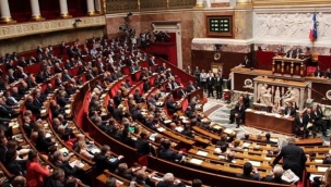 Fransa'da Müslümanları hedef alan "ayrılıkçı" yasa tasarısı Ulusal Meclis'te onaylandı