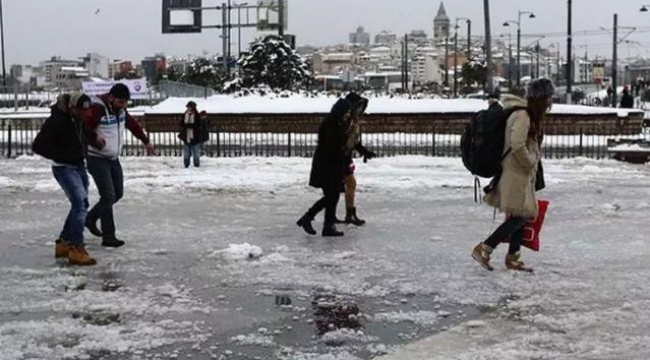 Valilik ilçe ilçe uyardı; soğuk hava bir müddet daha İstanbul'da