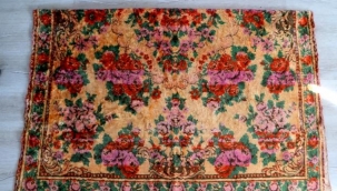 Atalarından kalma kilim ve halıyı 1.5 milyon liraya satıyorlar