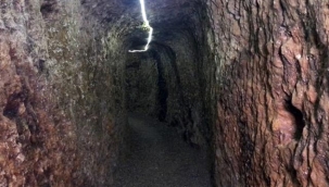 Bayburt'ta inşaat kazısında ortaya çıkarılan 3 bin yıllık yer altı şehri görenleri heyecanlandırıyor