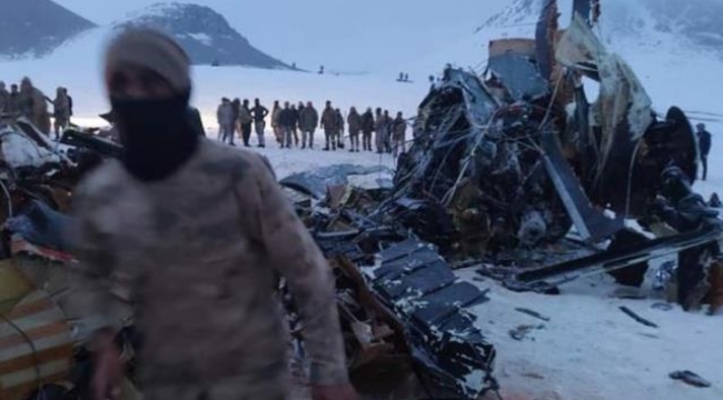 Bitlis'te askeri helikopter düştü: 11 askerimiz şehit, 2 askerimiz de yaralı