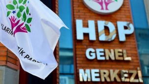 HDP'ye açılan kapatma davasını İstiklal'de bağıra çağıra kutladı: Müjdeler olsun