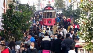 Kısıtlamasız cumartesi gününde insanlar sahillere ve meydanlara akın etti