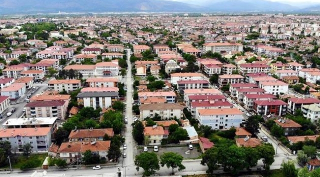 Çok yüksek riskli iller arasındaki Erzincan'da alışverişlere 'her aileden bir kişi' kısıtlaması getirildi