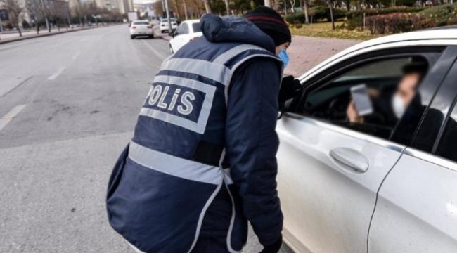 Pes dedirten yöntem! Hafta sonu sokağa çıkma kısıtlamasını 'rezervasyonla' deldiler