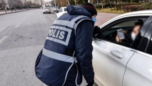 Pes dedirten yöntem! Hafta sonu sokağa çıkma kısıtlamasını 'rezervasyonla' deldiler