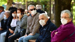 Sağlık Bakanı Koca'dan aşı tepkisi: 65 yaş üstü vatandaşların arasından yüzde 23,6'sı ne yazık ki aşısını yaptırmadı