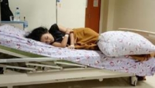 Bu hastalık milyonda bir görülüyor! Uyuyunca haftalarca gözünü açamıyor