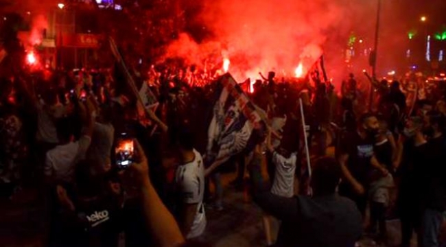 Maç bitti bayrağını kapan kendini dışarı attı! İşte il il şampiyonluk kutlamaları