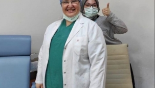 Fahrettin Koca, 40 milyonuncu aşıyı yapan doktoru paylaştı