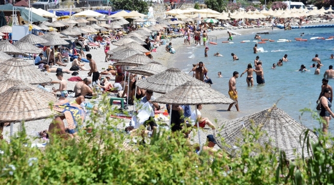 Antalya'da oteller, bayram öncesinde doldu