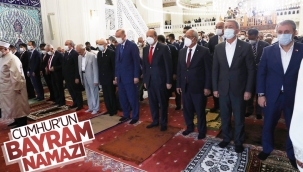 Cumhurbaşkanı Erdoğan, Kurban Bayramı namazını KKTC'de kıldı