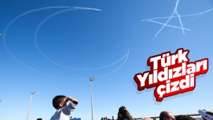 Türk Yıldızları TEKNOFEST'te: Gökyüzüne Türk Bayrağı çizildi