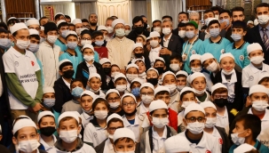 Diyanet İşleri Başkanı Ali Erbaş, sabah namazında gençlerle bir araya geldi