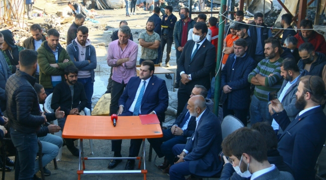 Saadet Partisi İl Başkanı ve Ekibi Ekmeğini Kağıt ve Çöpten Çıkaran Çekçekcileri Ziyaret Etti