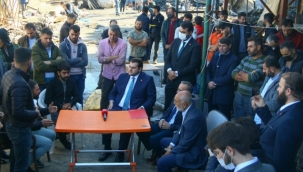 Saadet Partisi İl Başkanı ve Ekibi Ekmeğini Kağıt ve Çöpten Çıkaran Çekçekcileri Ziyaret Etti