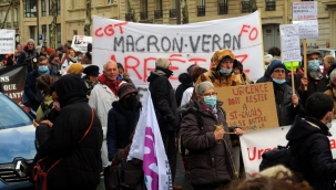 Fransa'da sağlık çalışanları yeniden sokağa indi