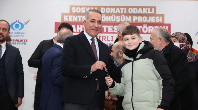 Sosyal Donatı Odaklı Kentsel Dönüşüm Projesi" ile 30 aile yeni evine kavuştu