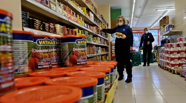 Sultangazi Zabıtası Marketlerde Fiyat Denetimi Yapıyor 