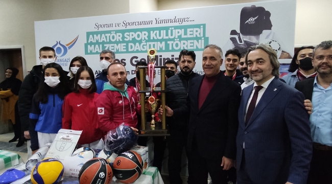 Sultangazi Belediyesi'nden Amatör Spor Kulüplerine Büyük Destek