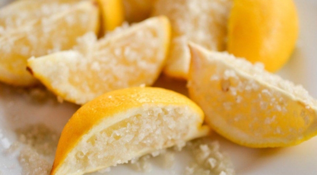Limonu kesip tuzlamanın inanılmaz etkileri 