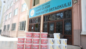 Sultangazi Belediyesi'nden Okullara 40 Ton Boya Desteği