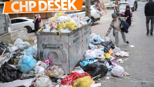 Avcılar Belediyesindeki grev nedeniyle sokaklarda çöp yığınları oluştu