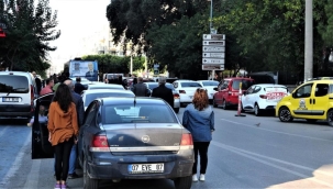 Antalya'da Ata'yı anma sırasında zincirleme kaza oldu