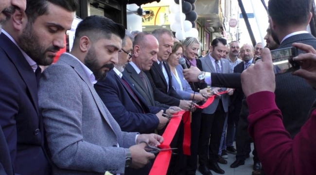 Vefa Group İnşaat Sultangazi şubesi yoğun katılımla açıldı 